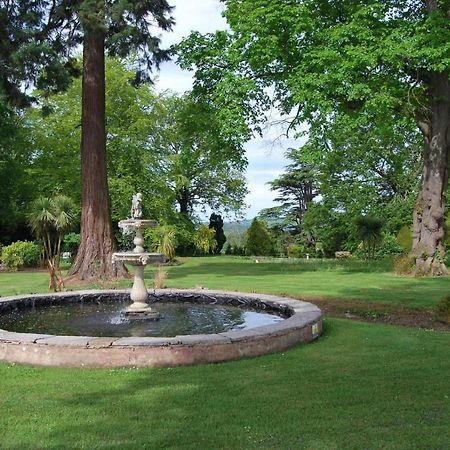 Highfield Hall 몰드 외부 사진