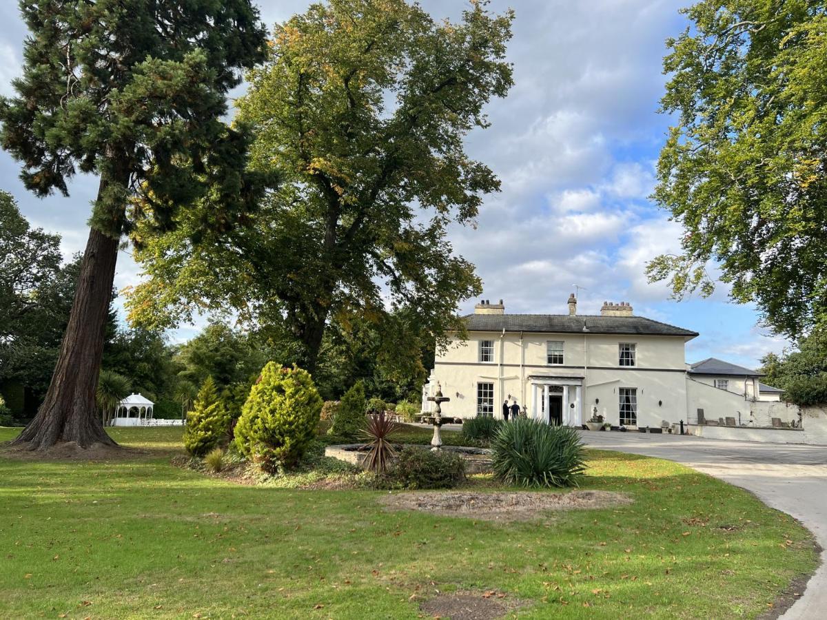 Highfield Hall 몰드 외부 사진